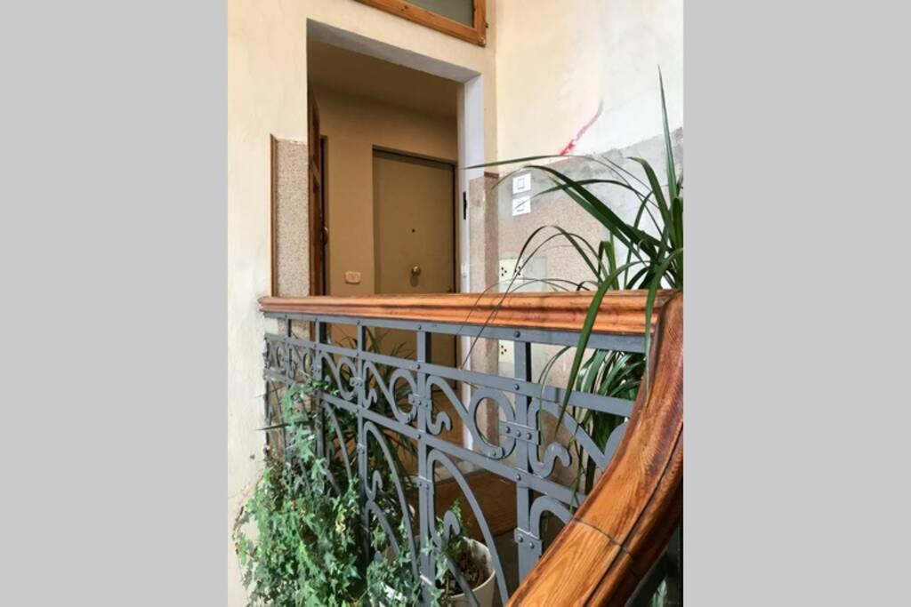 Sunny Top Floor In San Frediano Firenze Esterno foto